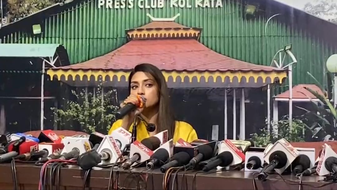 Nusrat Jahan ফ্ল্যাট দুর্নীতিতে নাম জড়িয়েছে বসিরহাটের সাংসদ নুসরত জাহানের।